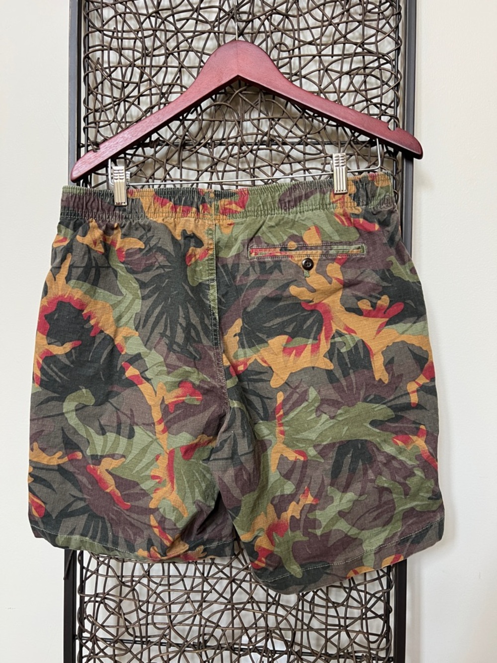 Gapflex 7.5” Easy Jogger Shorts floral tropical camo, Brown Red Green Tan Mens M - Picture 5 of 9